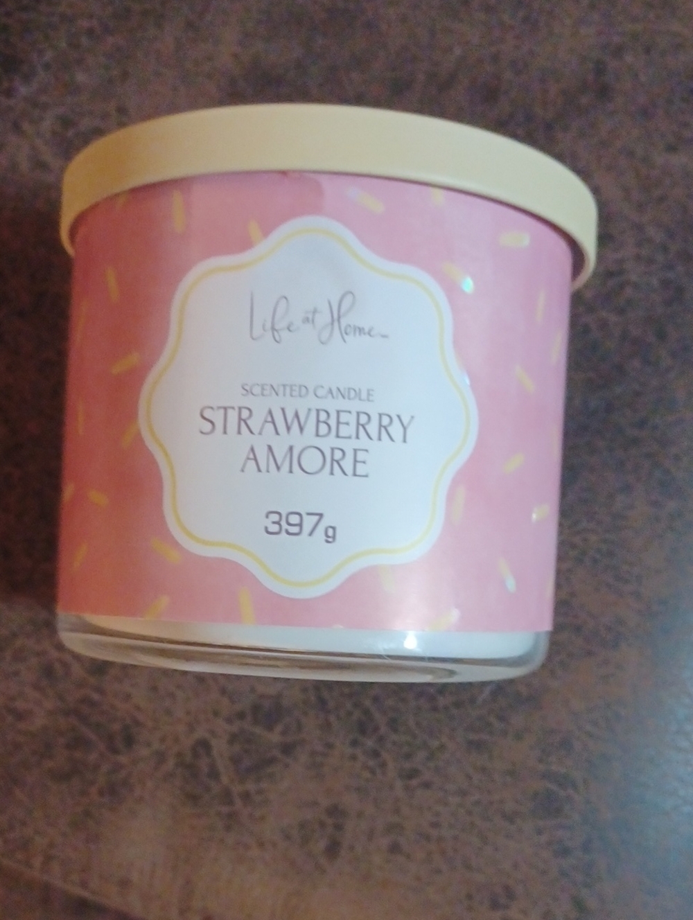 4/$80 New "Strawberry Amore" Scented Candle - 397 g